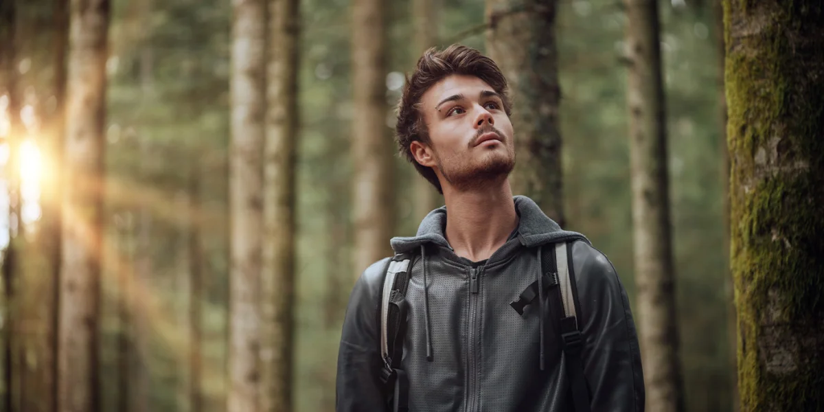 Cisza zamiast rozpraszania: jak nie bać się chwil zatrzymania i znaleźć w nich pokój?